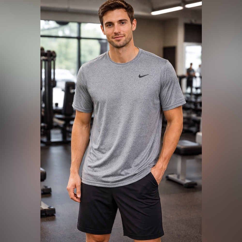 Nike Dri-FIT Gray Performance Training T-Shirt Swoosh Logo Size XXL - Picture 1 of 5